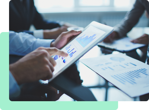 Concepteur fonctionnel travaillant sur interface utilisateur